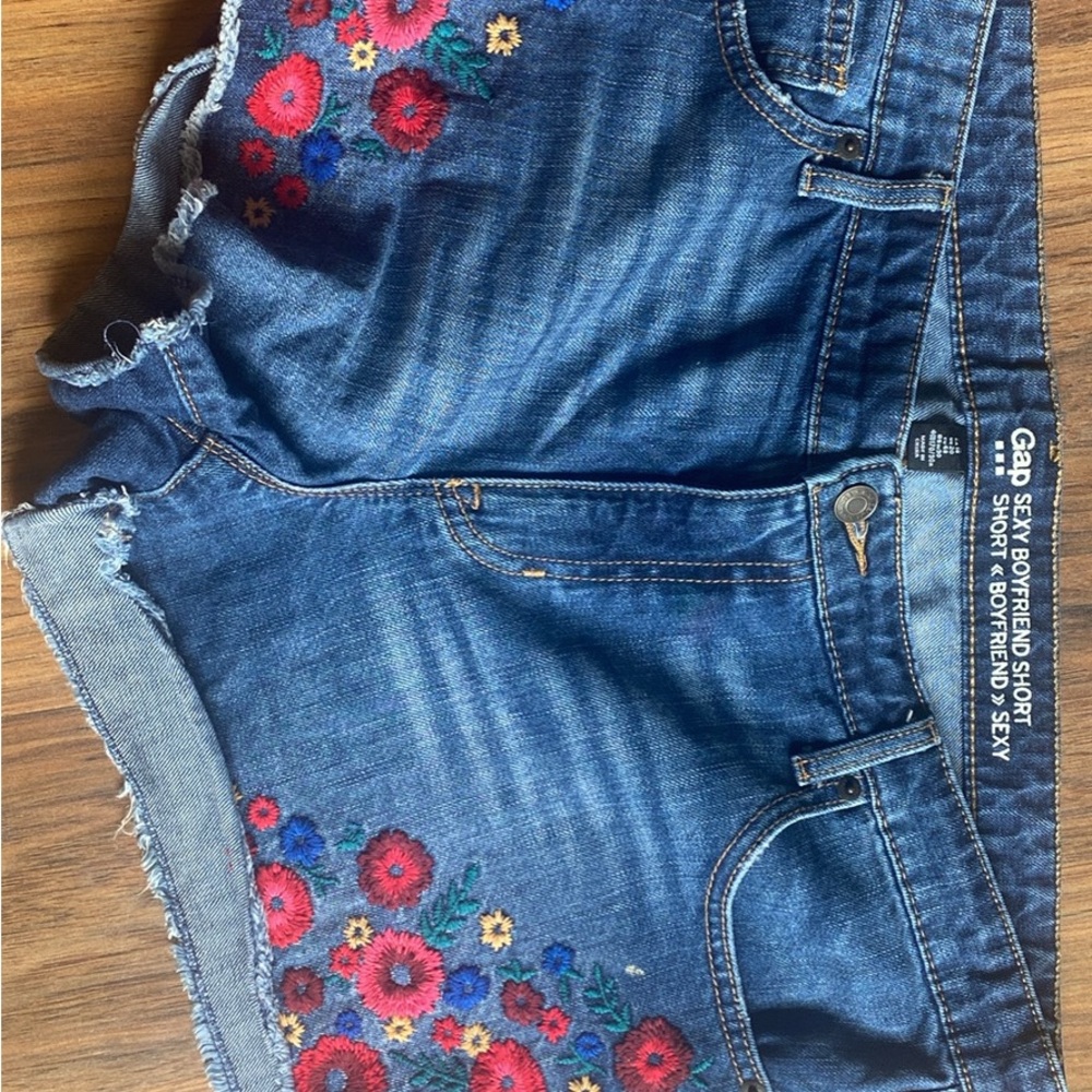 Women’s Gap shorts